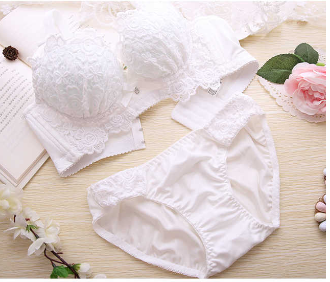 Lace  Deep V Gather Set